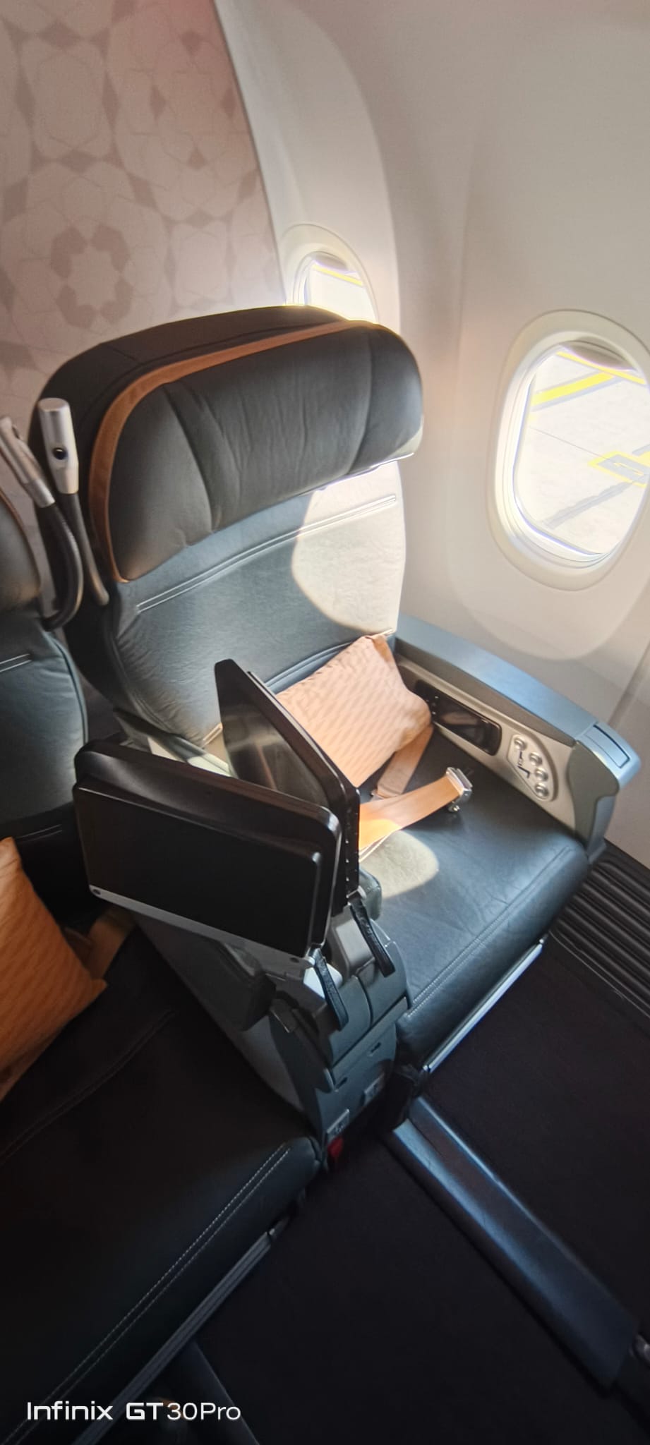 Turkish Airlines 737 business class review: Стамбул to Орду-Ґіресун by Eymen